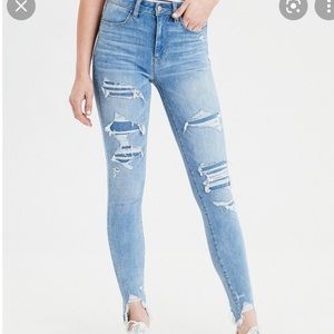 American Eagle Super High Rise Ripped Jegging